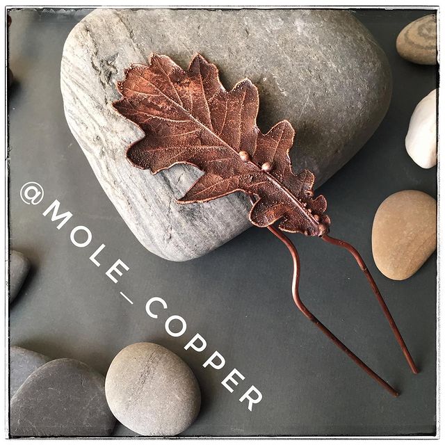 mole_copper в LOOKY. #медь,#гальваника,#гальванопластика,#заколкадляволос,#шпилькадляволос,#украшениедляволос,#украшениеручнойработы,#счастьеесть,#изобилие,#анапа,#сочи,#ЛА,#море. ⠀
Заколка-шпилька дл...