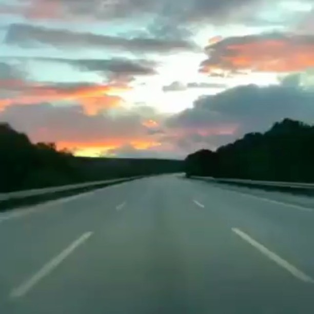 faysal_arf в LOOKY. #travel,#drive,#goldenhour,#autobahn. Memories 🖤
#travel ...