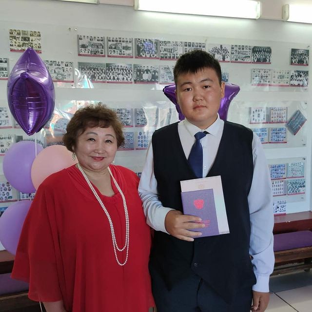 denis_yakutia в LOOKY. . Вот и получил аттест...