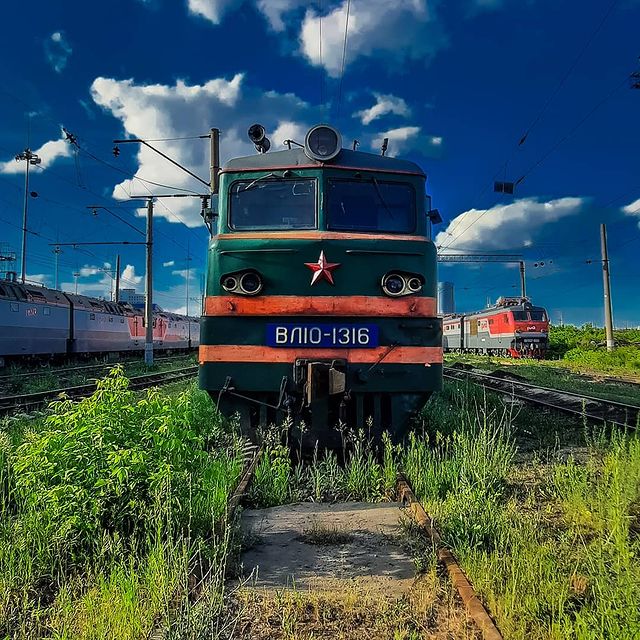 a._.kovalev в LOOKY. #ржд,#вл10,#депо,#электровоз,#локомотивы,#rzd,#лайтрум,#рждмояработа. Тут нет ни какого см...