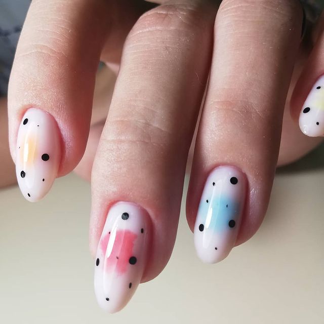 foksy_nail в LOOKY. #маникюрэлектросталь,#маникюрногинск,#работакипит,#сезоноткрыт,#летотакоелето,#моиклиентысамыенарядные,#настиле. Один дизайн - разное...