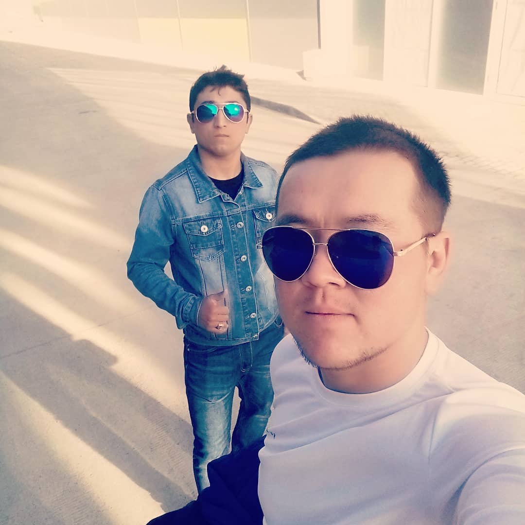 koomilbek в LOOKY. . null