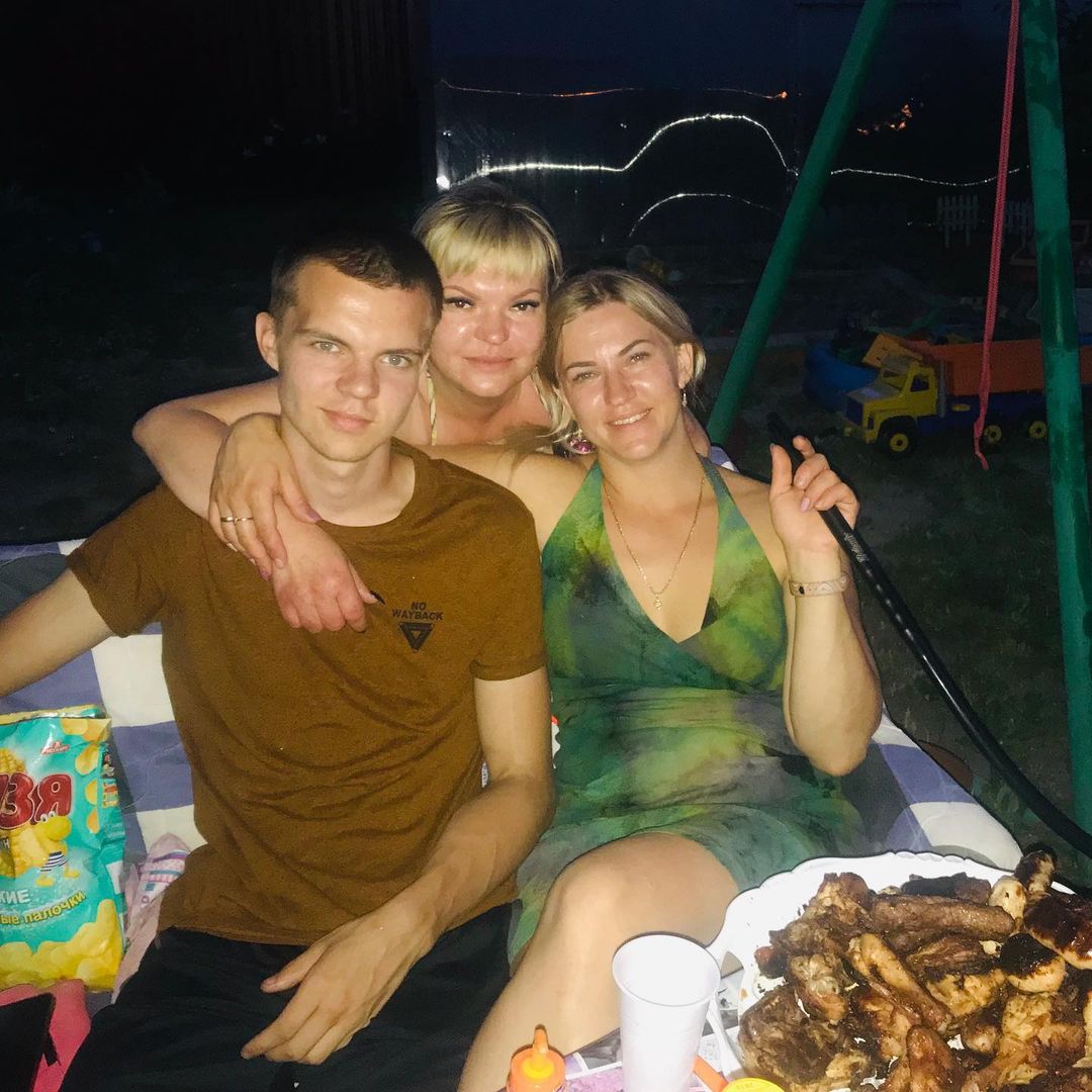 Провожаем сестру в отпуск)))😀