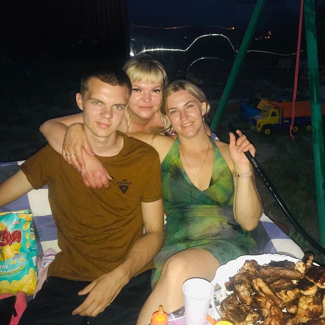 chikisheva5844 в LOOKY. . Провожаем сестру в о...