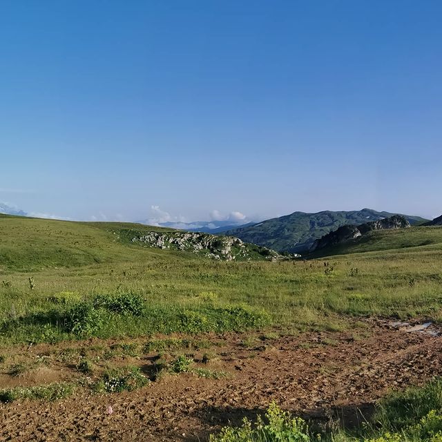 evgenysyrchin в LOOKY. #mountain,#trekking,#nature,#mountains,#travel,#горы,#russia,#landscape,#sky,#travelphotography,#naturephotography,#природа,#photography,#beautiful,#photographer,#summer,#traveling,#naturelovers,#photooftheday,#photo,#adventure,#travelgram,#trip,#outdoors. Панорамно.

#mountai...