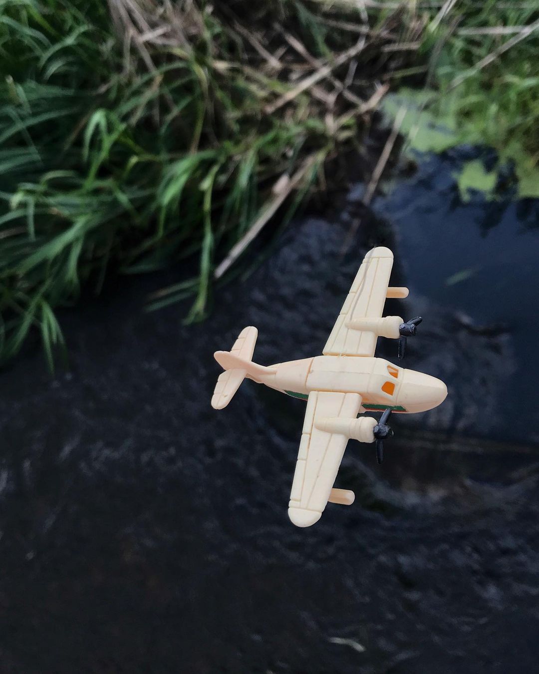 toys_pin in LOOKY. #indianajones,#oldtoys,#airport,#airplane,#kindersurprise,#игрушки,#динозавры,#travel,#дети,#детство,#dinosaur,#dinosaurs,#child,#children,#family,#science,#shotoniphone,#iphonography,#iphone7,#mobilephotography,#love,#lol,#hipster,#woodworking,#wood,#nature,#jungle. Miracles on bends. #...
