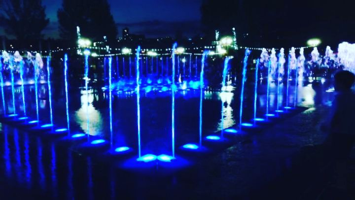 sanek_vysochin в LOOKY. #левобережный,#парклевобережный,#парк,#отдых,#прогулка,#ростов,#сбербанк,#рнд161,#ростовгород,#левыйберегдона,#фонтан,#видео,#июль2020. Фонтан в парке #лево...