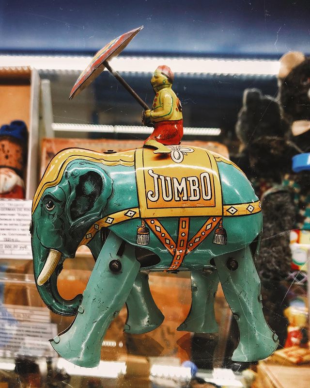 toys_pin в LOOKY. #oldtoy,#oldtoys,#jumbo,#игрушки,#circus,#elephant,#дети,#детство,#losangeles,#california,#child,#children,#family,#science,#shotoniphone,#iphonography,#iphone7,#mobilephotography,#love,#lol,#hipster,#woodworking,#wood,#nature,#travel. Jumbo #oldtoy #oldto...