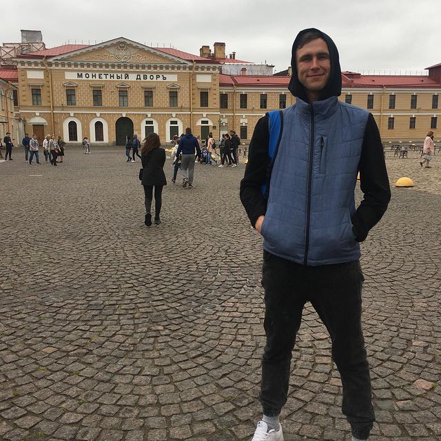 vinnieflaar в LOOKY. #монетныйдвор,#спб,#питер,#петропавловскаякрепость,#коми,#сыктывкар,#нашитам,#лето2020,#ведьмак. Сереге заплатите чек...
