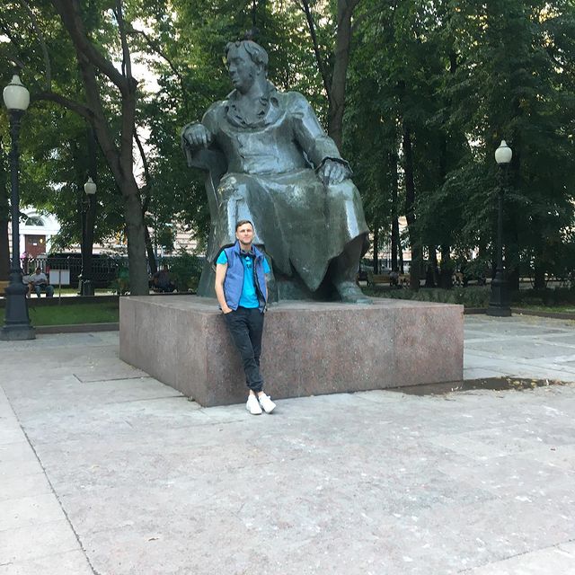 vinnieflaar в LOOKY. #москва,#столица,#путешествие,#изпетербургавмоскву,#спб,#санктпетербург,#питер,#коми,#сыктывкар,#патриаршиепруды,#отпуск2020,#лето2020,#крылов,#басня,#достопримечательностимосквы. Восхитительно. Крыло...