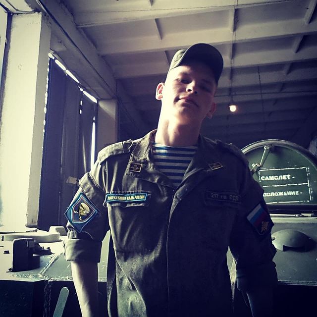 Ильяр в LOOKY. #90летвдв. С праздником, товари...