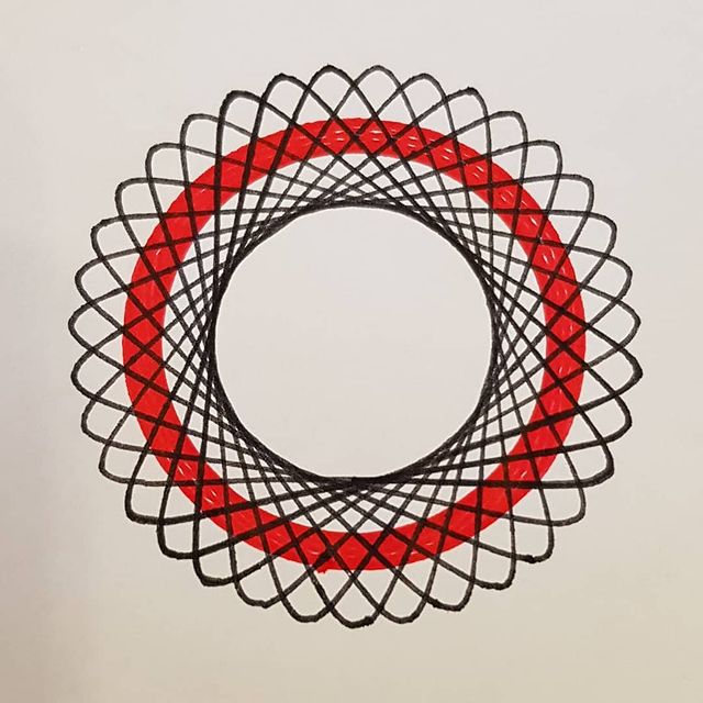 marykot27 в LOOKY. #spirograph,#spirography,#devente,#blackandred. My first spirographi...