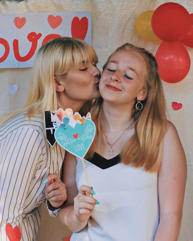 katya_ozeryanskaya_ в LOOKY. #friends,#aestetic,#summer,#summertime,#love,#k,#live,#like,#moment,#music,#wow,#smile,#superphoto,#supergirls,#top,#time,#good,#goodday,#girls,#happy,#instagram,#instacool,#instafollow,#instagramer,#kosmos. Love is...💌
#friend...