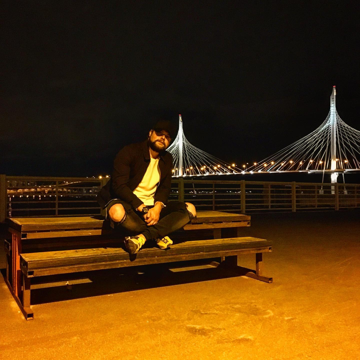 neurodes_music в LOOKY. #nighttime,#финскийзалив,#газпромарена,#огниночногогорода. Ночь,улица,фонарь......