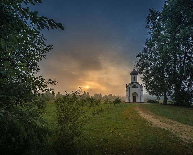 photo_mihalych в LOOKY. #walk_on_russia,#po_strane,#natureofrussiaru,#native_Russia,#loves_russia2,#rus_places,#russiaonline,#landscape_russia,#ruslavia,#showmerussia,#russia_photolovers,#rus_photos,#russia_ig,#photorussia,#russia_ww,#фотодляроссии,#russiamylove,#nikonrussia,#exceptional_pictures,#ig_fotografdiyari,#global_creatives,#sunrise,#sunriselovers,#sunrises,#sunrise_lovers,#sunset_pics,#SunriseRussia,#topnature,#krasivaru. Успенская церковь из...