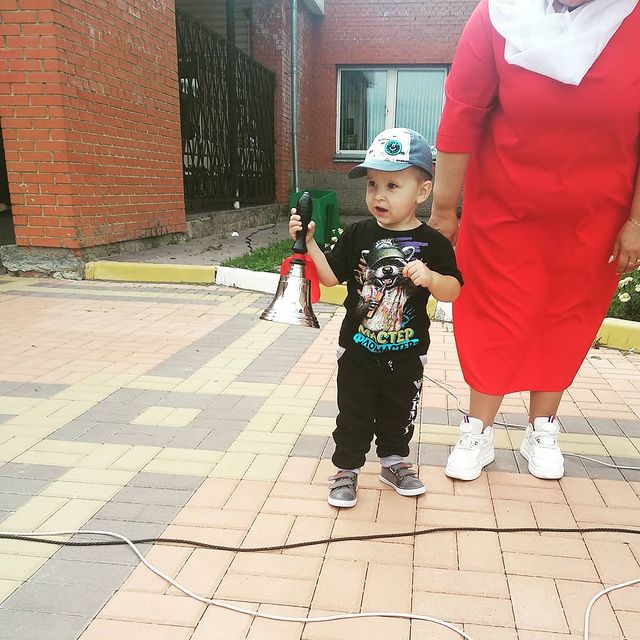 katyushkaaar в LOOKY. . Собрался в школу! Да...