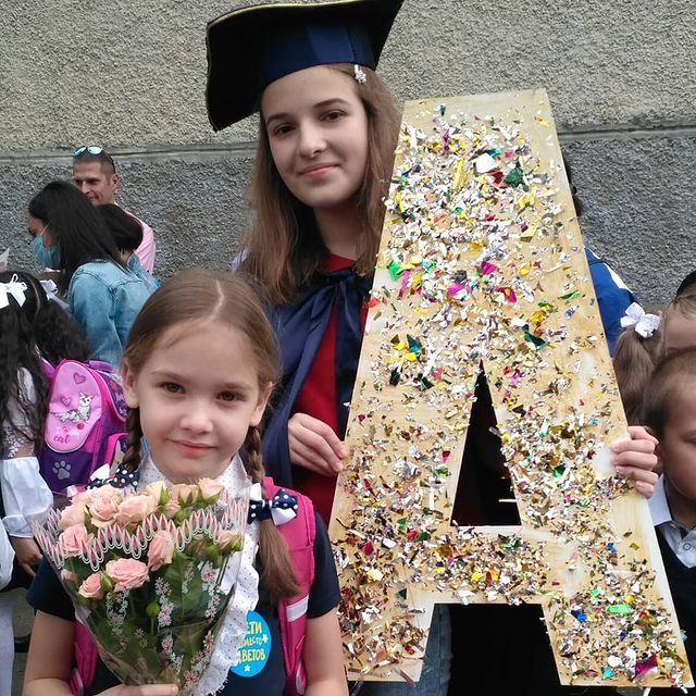 lelya_zhdanova в LOOKY. #здравствуйшкола,#первыйкласс. 1 сентября в 1"А" #з...