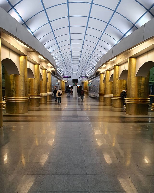 muchmore2027 в LOOKY. #Метро,#СПб,#меднународная,#движение,#покой. #Метро - это ещё одн...