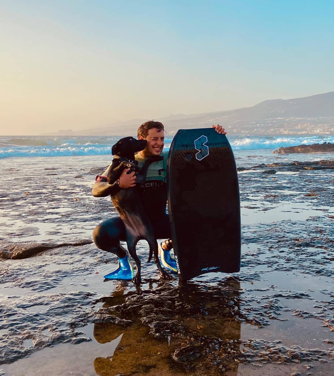denisovmusic в LOOKY — Tibi and me 🐶🧑

Nice surfing day with my lovely wife and m
