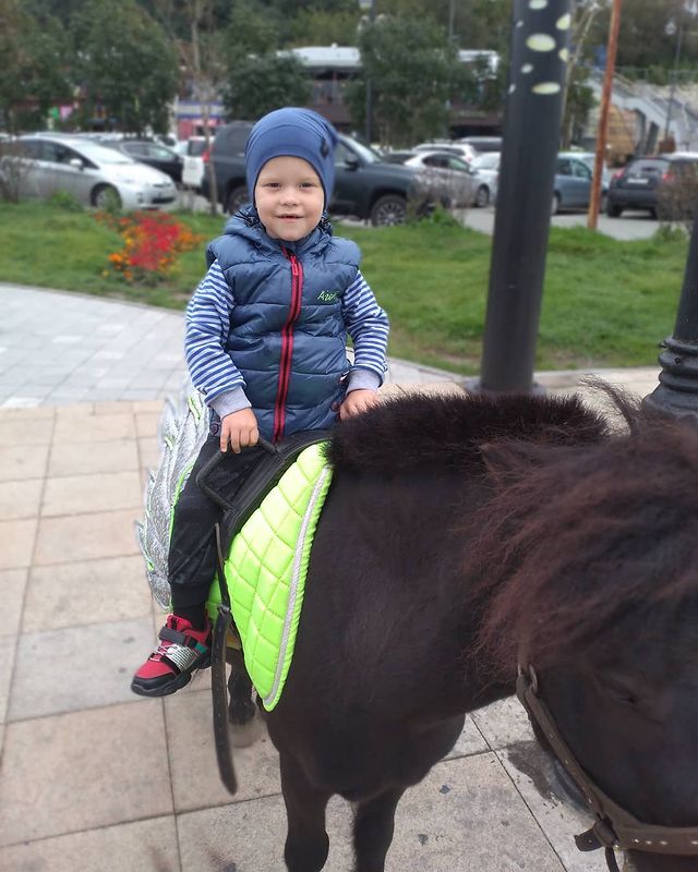 bratan_27rus в LOOKY. . null