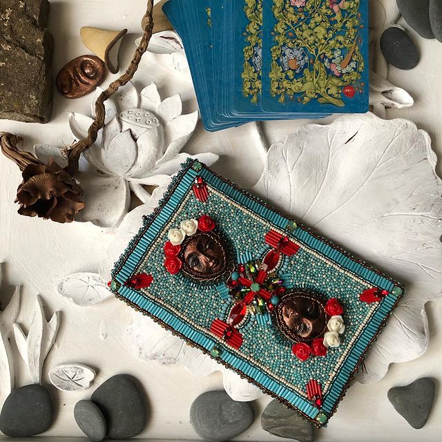 mamasnecklace в LOOKY. . ⠀
Чехол для карт - м...