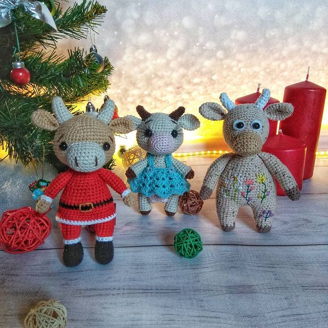handmade_by_bespalovanadezhda в LOOKY. #бычоквкостюмеСанты,#коровкаВаря,#бычокБлуми,#бычок,#символгода,#символгода2021,#годбычка2021,#2021,#вяжутнетолькобабушки,#вязаниекрючком,#вязание,#вязанаяигрушка,#рукоделие,#ручнаяработа,#амигуруми,#amigurumi,#handmade,#crochet,#crochettoys,#yarnart,#yarnartjeans,#сентябрь,#2020,#новыйгод,#новыйгод2021,#NewYear,#NewYear2021,#вяжу2021. Символ 🐮 2021.  @ma...