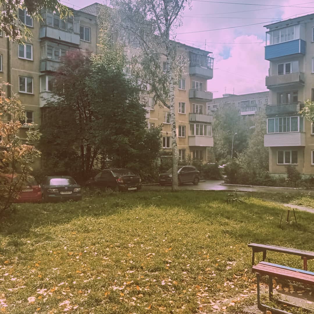 legalovslava в LOOKY — Люблю розовое небо. 
P. S. Блин, как фильтр убрать.