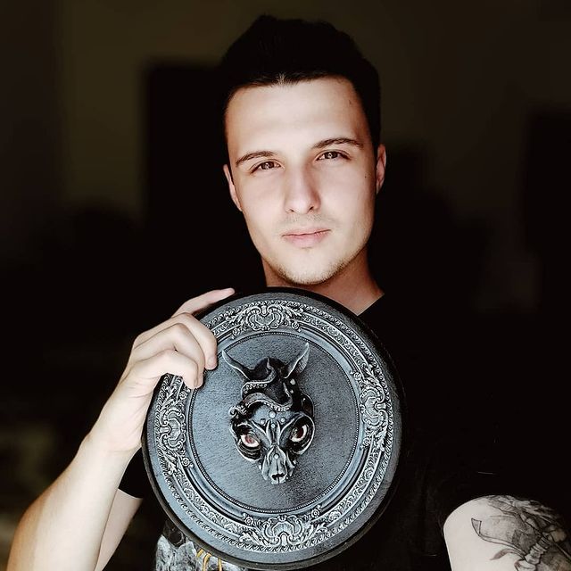 oleg_lll_ in LOOKY. #art,#artist,#bonés,#bone,#gothicart,#gothic,#handmade,#handmademaster,#cat,#craft,#photo,#photographer. Вот немного себя) #a...