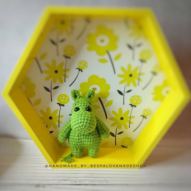 handmade_by_bespalovanadezhda в LOOKY. #СанктПетербург,#Питер,#Ленинградскаяобласть,#Мга,#45км,#дача45км,#хлопковаяпряжа,#вязаниекрючком,#вязанаяигрушка,#мягкаяигрушка,#игрушка,#handmade,#crochet,#crochettoys,#yarnart,#yarnartjeans,#мумитролль,#мумималыш,#минимумималыш,#бегемот,#бегемотик,#минибегемотик,#брелок,#осень,#hippopotamus,#autumn,#октябрь,#2020,#xiaomiredminote4. Мини мумималыш связа...