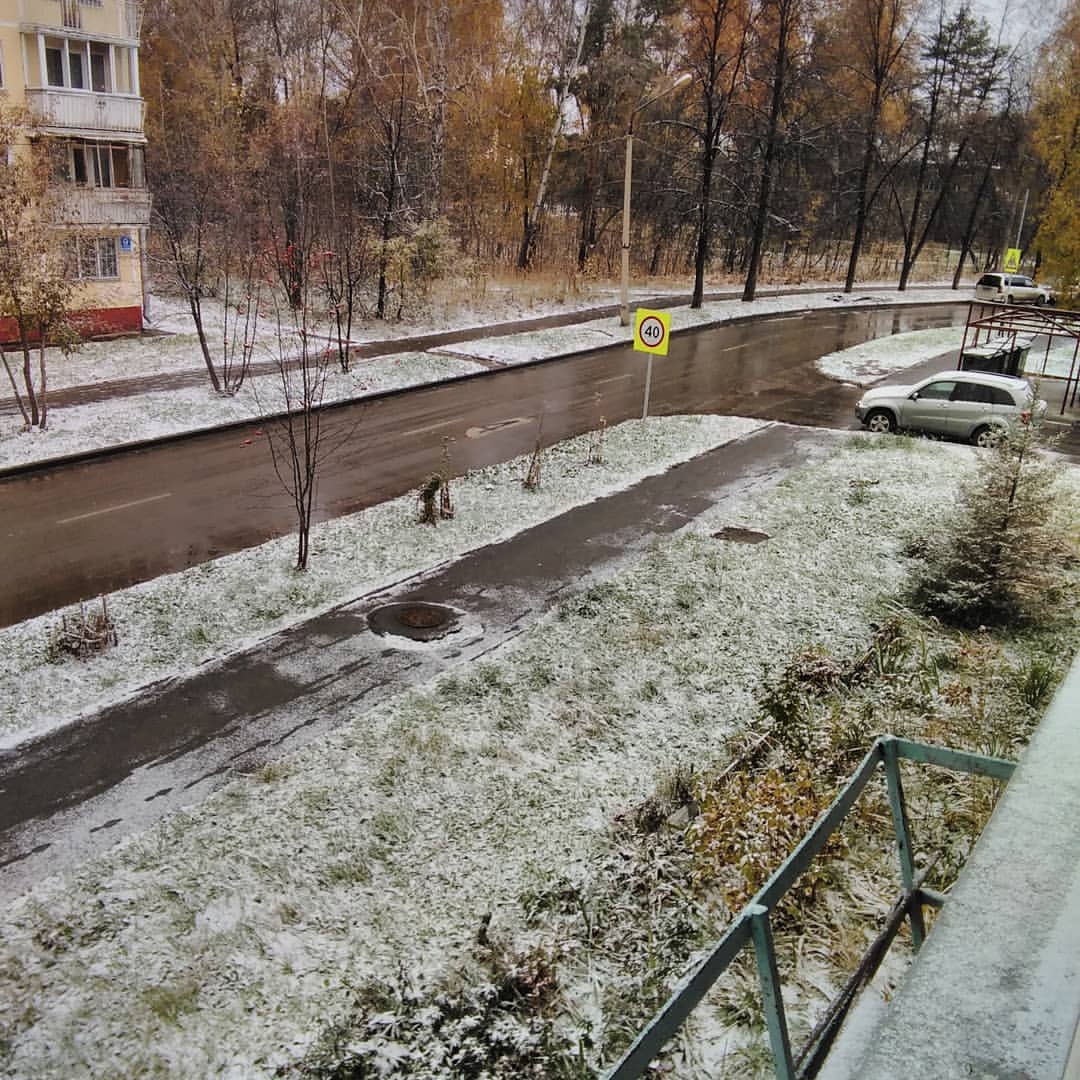 Как же к нам  зима  торопится...Сибирь...