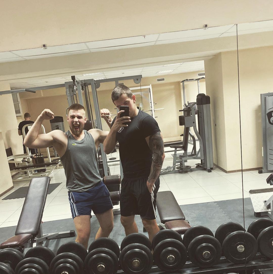 artem_19_8 в LOOKY — Как плечи братишка?💪