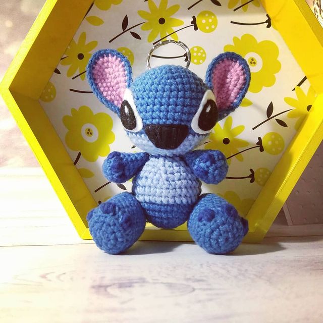 handmade_by_bespalovanadezhda в LOOKY. #СанктПетербург,#Питер,#Ленинградскаяобласть,#Мга,#45км,#дача45км,#октябрь,#вязаниекрючком,#вязанаяигрушка,#мягкаяигрушка,#ручнаяработа,#игрушка,#handmade,#crochet,#crochettoys,#yarnart,#yarnartjeans,#хлопковаяпряжа,#брелок,#осень,#autumn,#Стич,#Stitch,#Дисней,#Disney,#LiloandStitch,#ЛилоиСтич,#2020,#xiaomiredminote4. Стич.

#СанктПетербу...
