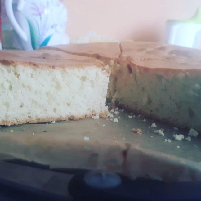 Бисквит от мужа 😋 бу иннинэ хаста да оноро сатаан да, олох туох да иьин сатаммат этэ... Аьара хатар, ортото сиикэй игин буолааччы😅
 Пасиииба Папи😍 #2020#семья#Сысслааккай#Отмужа#Люблю#еда