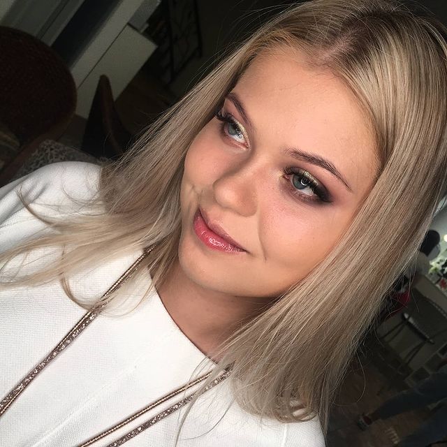 colors_of_the_beautiful в LOOKY. #makeup,#make,#визажисттверь,#тверь,#Макияж,#красотавокругнас,#colorsofthebeautiful,#littleprincess,#нежность. #makeup #make 
#виза...