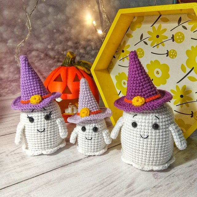 handmade_by_bespalovanadezhda в LOOKY. #СанктПетербург,#Питер,#Ленинградскаяобласть,#Мга,#45км,#дача45км,#семейка,#призраки,#призракпапа,#призракмама,#призракмалыш,#привидение👻,#тыква,#хэллоуин,#halloween,#вяжутнетолькобабушки,#вязаниекрючком,#вязание,#вязанаяигрушка,#рукоделие,#ручнаяработа,#амигуруми,#amigurumi,#handmade,#crochet,#crochettoys,#yarnart,#yarnartjeans,#октябрь,#2020. Семейка 👻 @bigbig_b...