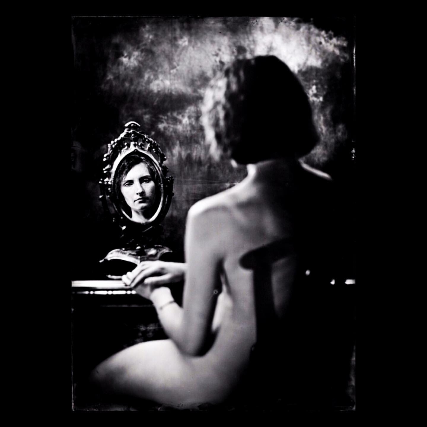 sonvadu в LOOKY. #амбротипия,#photographer,#artlife,#ambrotypes,#photo. Волосы за висок
межд...