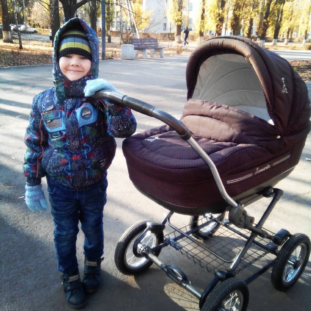 dayana_saf в LOOKY — Мой помощник 😘 На прогулке😃#старшинсын