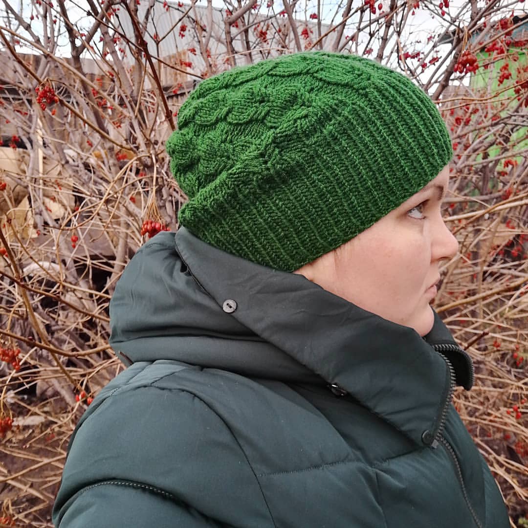 lara.knit27 в LOOKY. #шапкиспицами,#вязание,#мишкакрючком,#вязаныешапки,#шапкиназаказ,#шапкикрупнойвязки,#крупнаявязка,#ручнаяработашапка,#троицк_74,#вязаниеназаказ,#теплоназису,#зимняяшапка. Погода сегодня холод...
