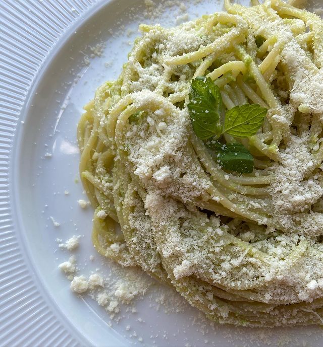 doctor_grin в LOOKY. #паста,#соусизавокадо,#длявегетарианцев,#инетолько,#рецепты,#красиваяеда. Паста🖤 
#паста#соус...