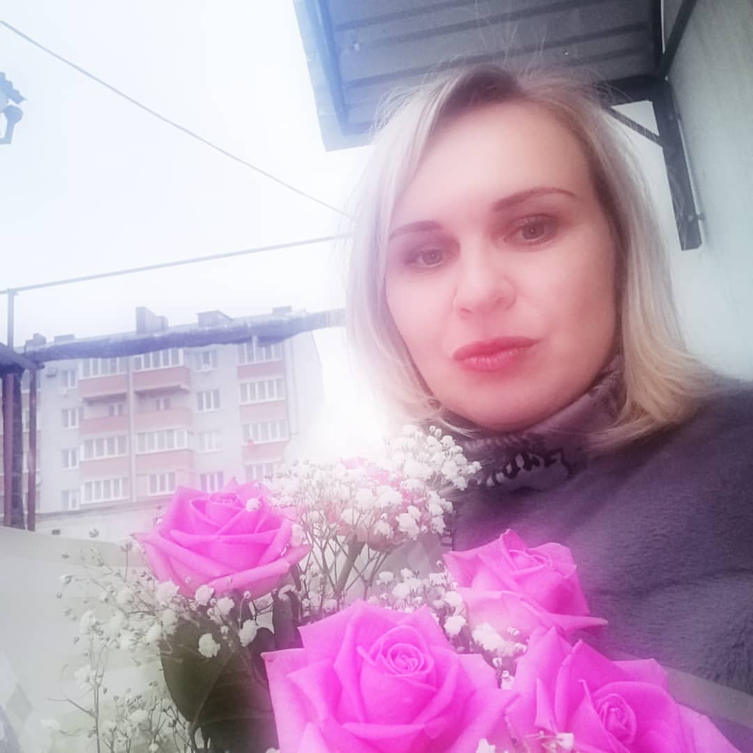 chinyulia in LOOKY. . null