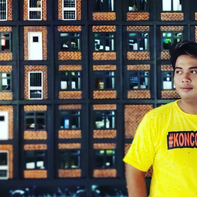 room.coid в LOOKY. #tumurunprivatemuseum,#sebentar,#kotasolo,#koncopenak,#disambatiyoiso,#punyaceritahariini,#sbi2020,#nyarikesibukan. Melihat siapa coba?
...