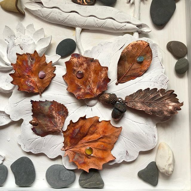 mole_copper в LOOKY. #медь,#украшенияручнойработы,#брошьизмеди,#гальваника,#счастьеесть,#изобилие,#брошь,#осень,#листопад,#листопадизжёлтыхлистьев,#осеннийлистопад. Осенний листопад🍁🍂...