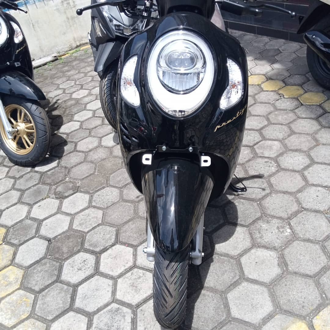 cross_hans_antoni in LOOKY. . Scoopy baru bos....
...