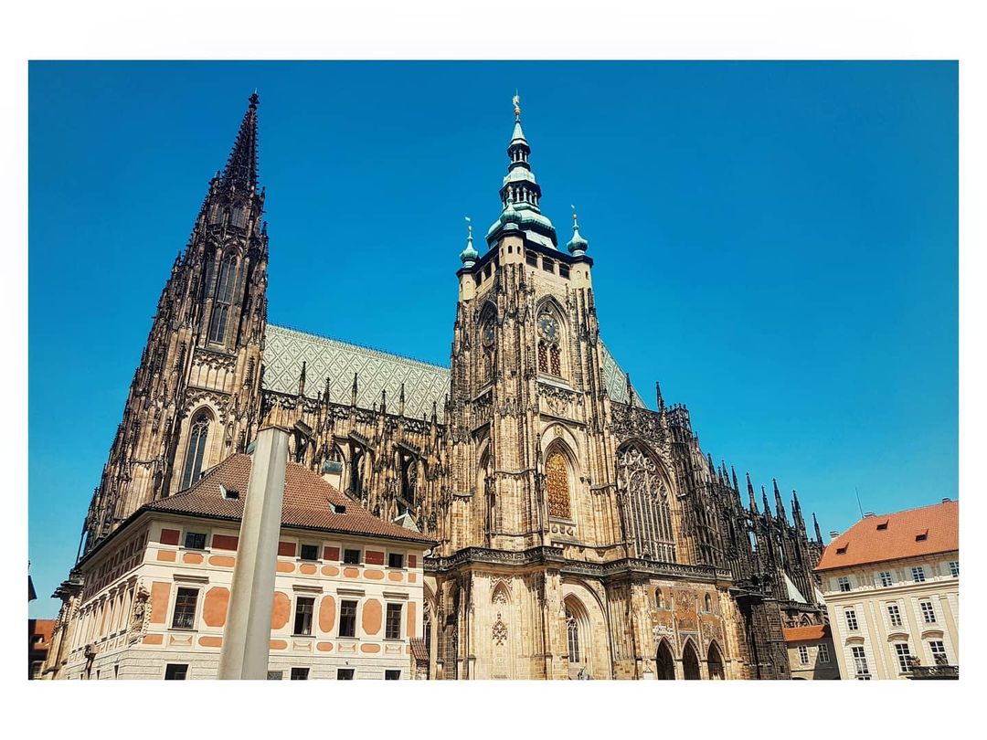 mahogany_tree в LOOKY — #praha #prague #architecture #outdoors #building #landmark #
