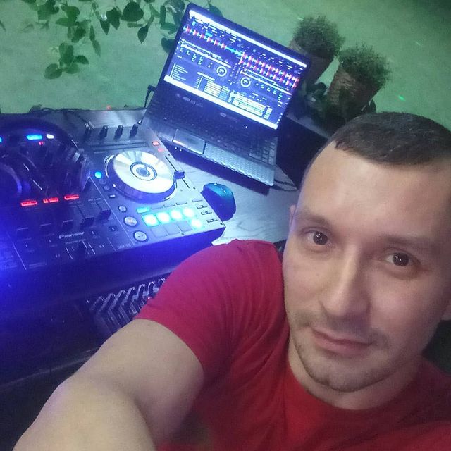 crazy_foam_effect в LOOKY. #давайжару,#housemusic,#dj. Let's dance?
@crazy_...
