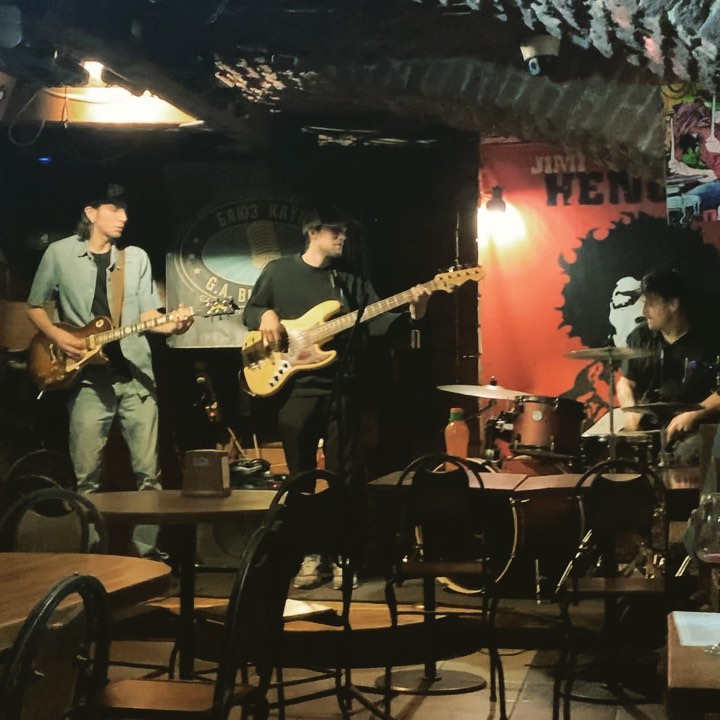 Maksim в LOOKY. #jimihendrixbluesclub. #jimihendrixbluesclu...