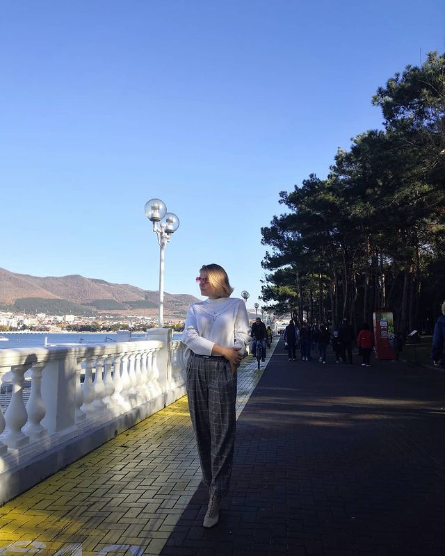 s_biryustyukova в LOOKY. . 💜💫
Геленджик. Дека...