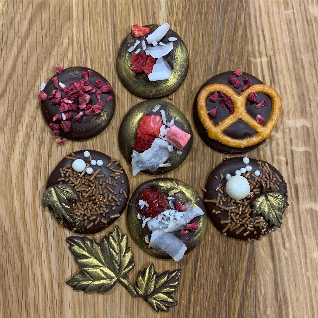 yuliya_albus в LOOKY — ⁣⁣⠀
⠀⠀ 🍫Шоколад ручной работы ⁣⁣⠀
⁣⁣⠀
Медианты очень вкусны