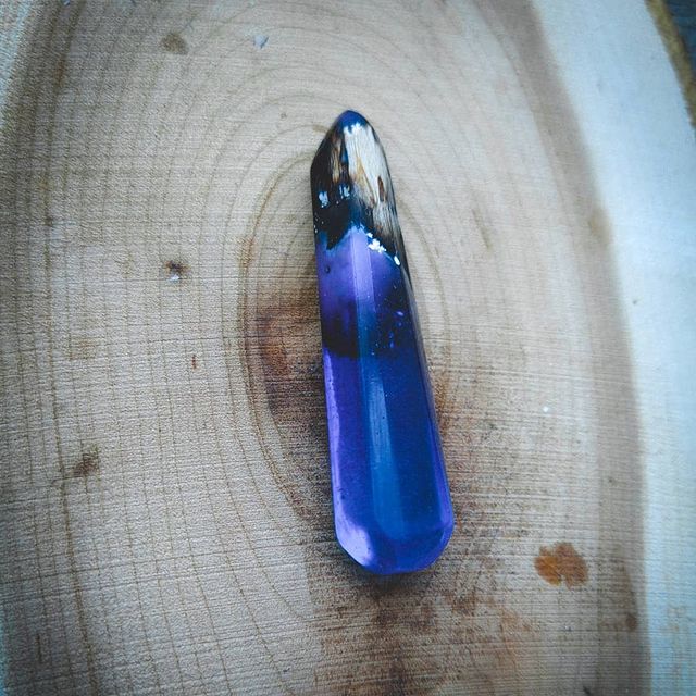 oleg_lll_ in LOOKY. #jewelry,#epoxyjewelry,#epoxyart,#ultraviolet,#photo,#photographer,#woodworking,#woodjewelry,#handmade,#handmademaster,#art,#artwork,#artist. Вот пополнение кулон...