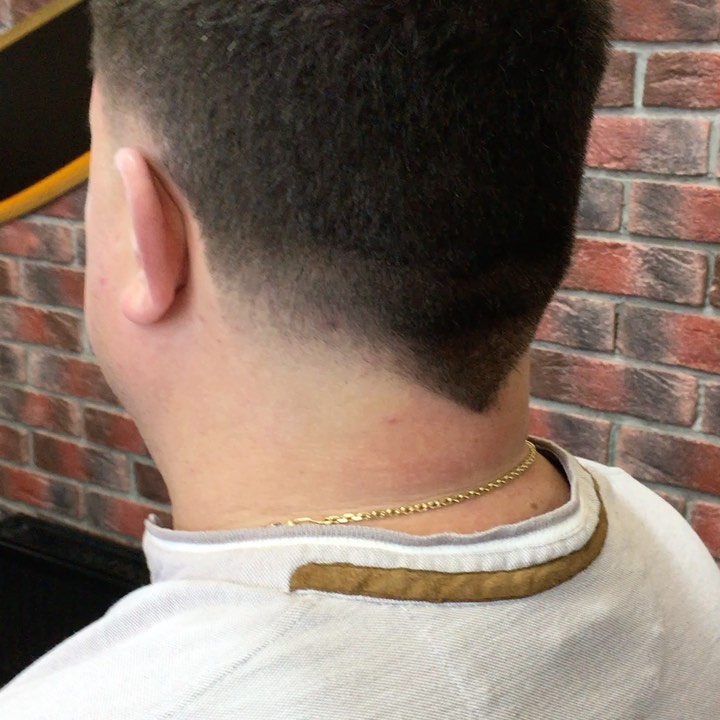 andrewmogout_barber в LOOKY. #барбершопбронницы,#стрижкабронницы,#барбербронницы,#бронницыдети,#бронницыстрижки,#олдбойбронницы,#бронницымамы,#bronnitsy,#haircutforgents,#barbergrammers,#barberstyle,#fade_players,#100kbarbers,#worldofbarbers,#hairstylesgents,#menshairs,#menshairworld,#barberzoneworldwide,#sharpfade,#barberstyledirectory,#haircutsboyz,#top_barberpost,#sfs_barber,#fadegame,#russian_barberpost,#dcprorussia. Taper fade подойдё...